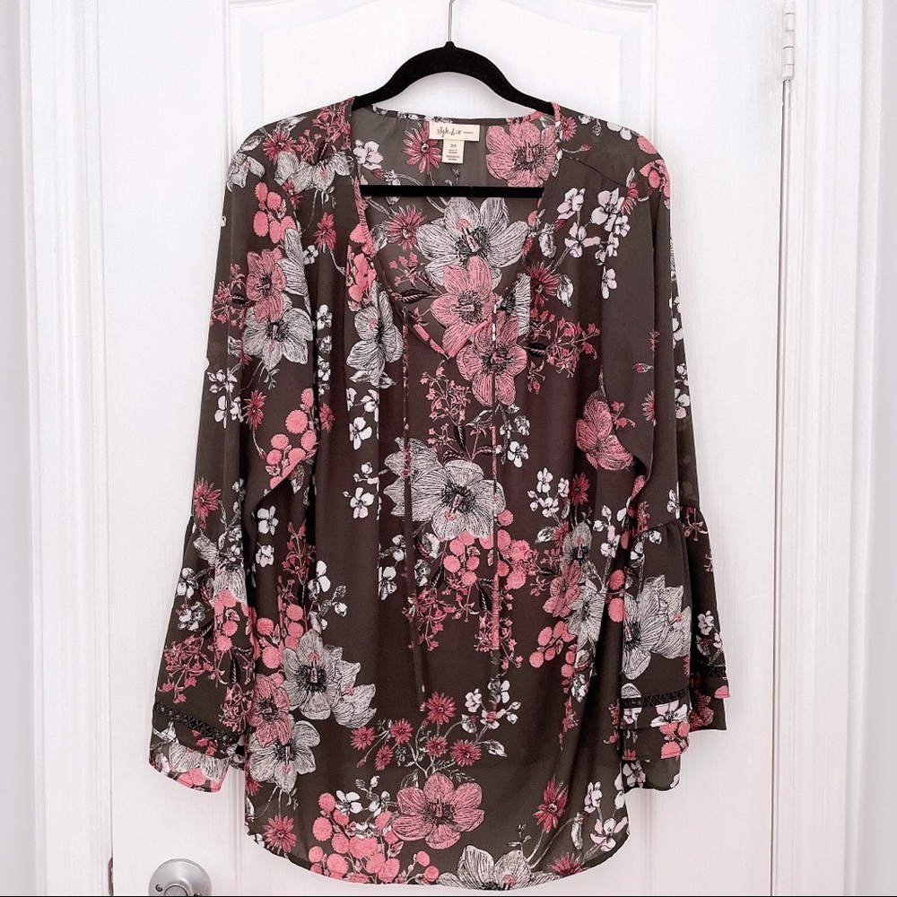 Floral Bell Sleeve Blouse